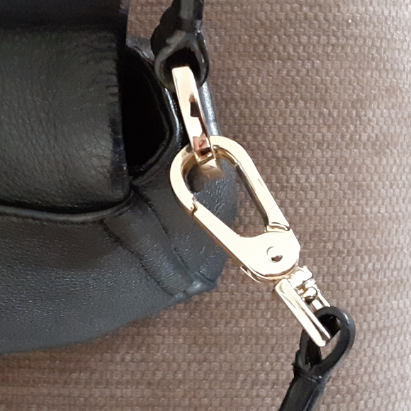 Kate Spade New York Highland Place Mini Maria Black Leather Crossbody. - Picture 5 of 14